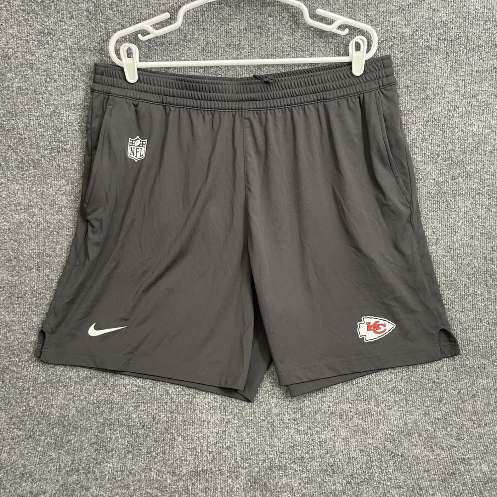 Nike Kansas City Chiefs Coach Logo Shorts Men's 2XL Dri Fit Gray DZ6042